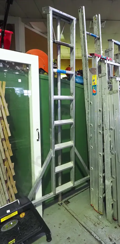 alloy 7 step fruit picker's ladder Image 1++