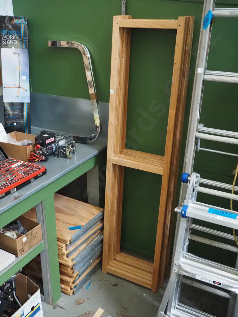 6x  Lundia shelving frames and 23 shelves plus bracing Image 1++