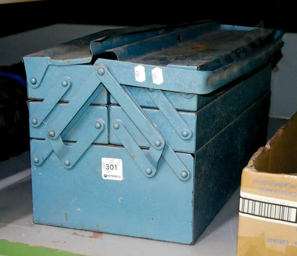 concertina metal tool box Image 1++