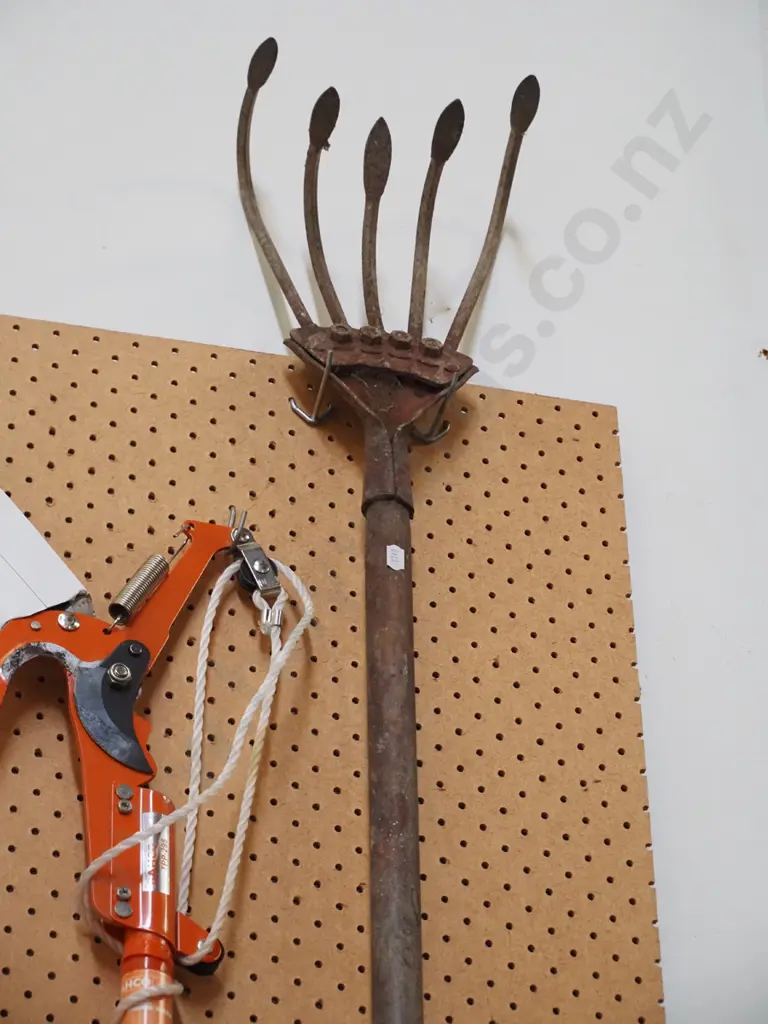 garden cultivator Image 1++