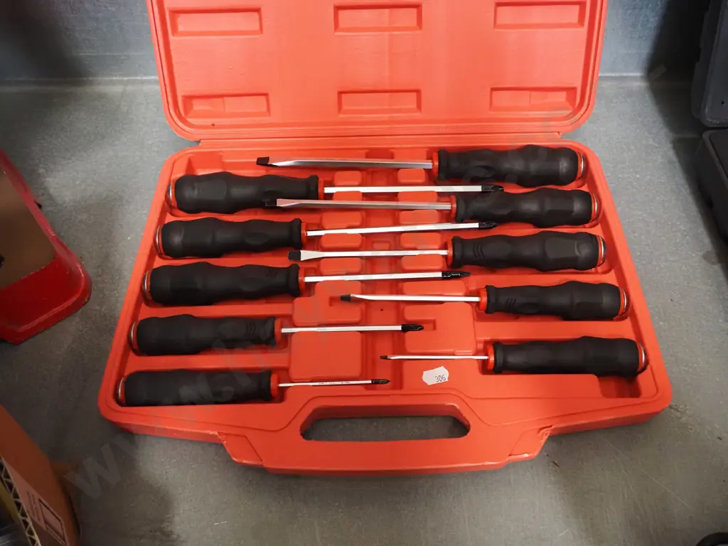 cased screwdriver set Image 1++