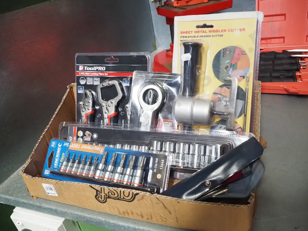 box of as-new allsorts; torque socket set, plier set, sheet metal knibbler etc Image 1++