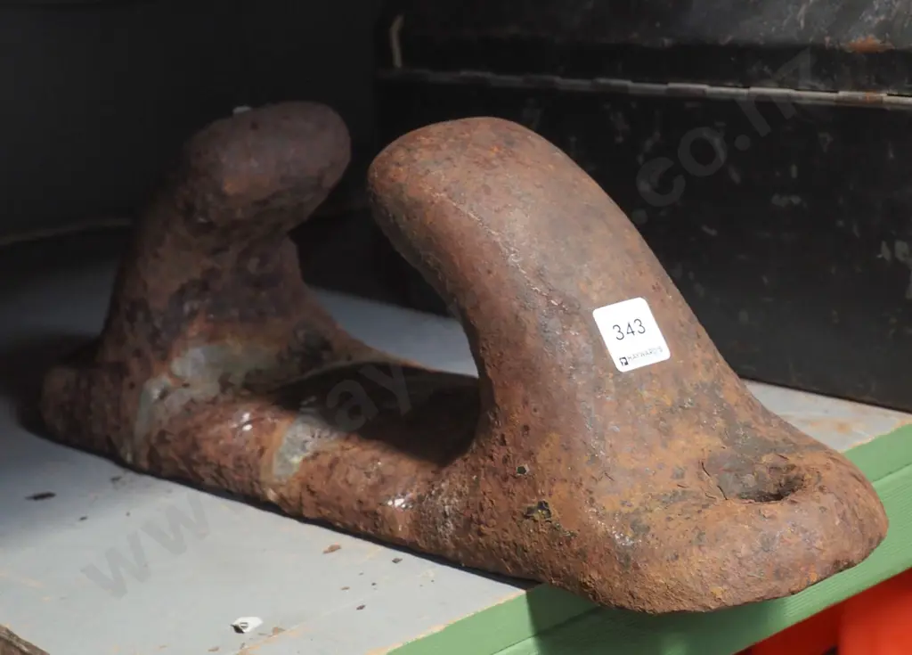 heavy cast iron wharf anchor point Image 1++