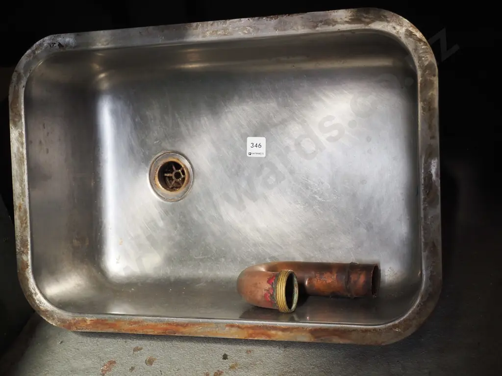 stainless bench, copper U bend Image 1++