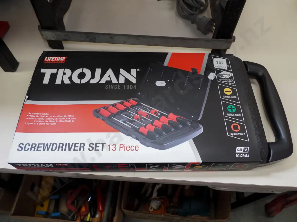 as-new boxed Trojan 13 piece screwdriver set Image 1++