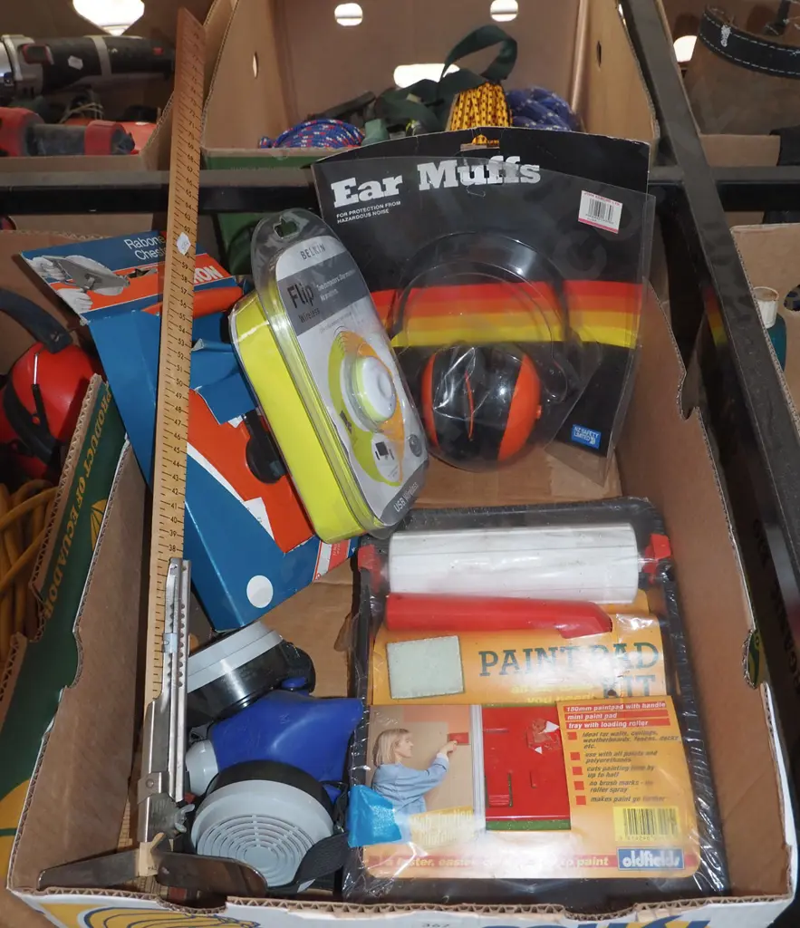 box; ear muffs, paint kit, 30m tape measure etc Image 1++