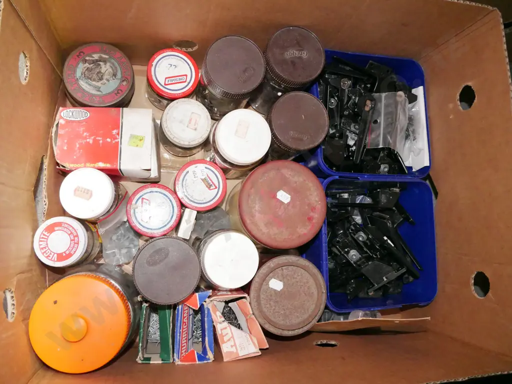 box; nuts, bolts, door hardware etc Image 1++