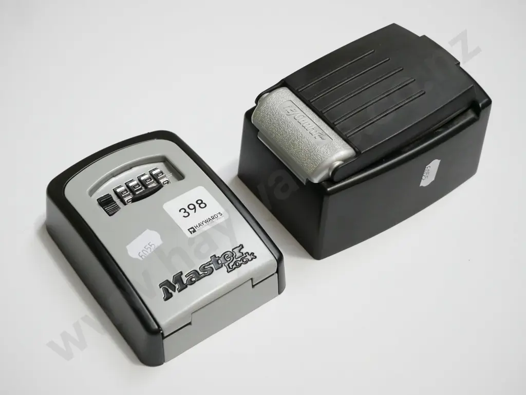 2x lock boxes Image 1++