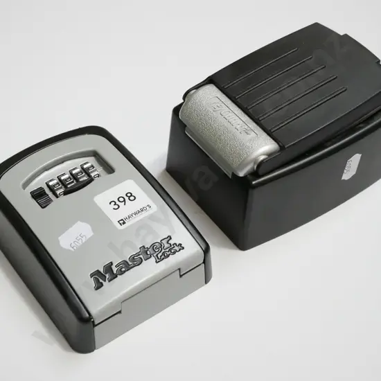 2x lock boxes