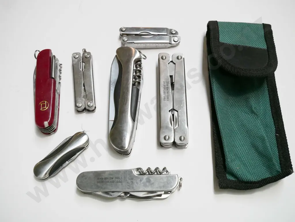 box; multi tools, pocket knives Image 1++