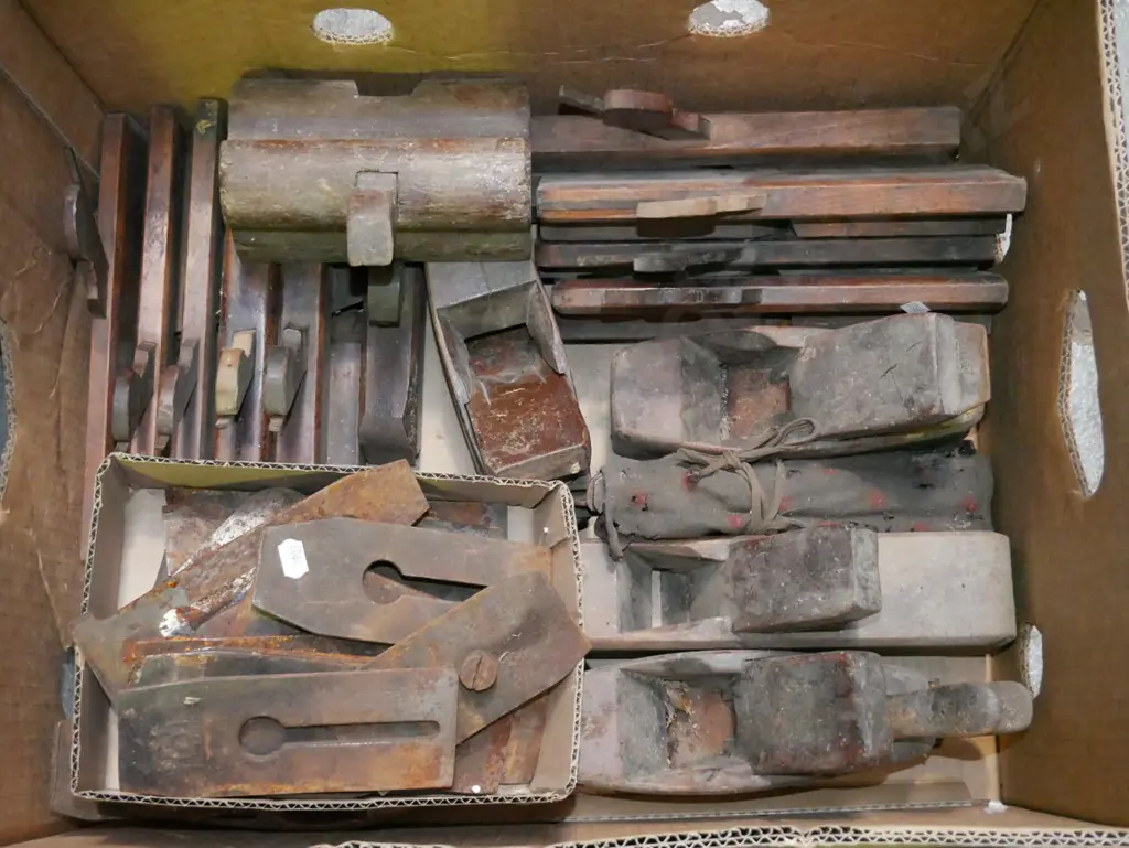 box; vintage planes, moulding planes, blades etc Image 1++