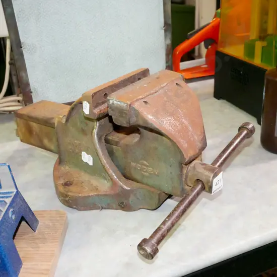 Woden 120mm engineer's vice