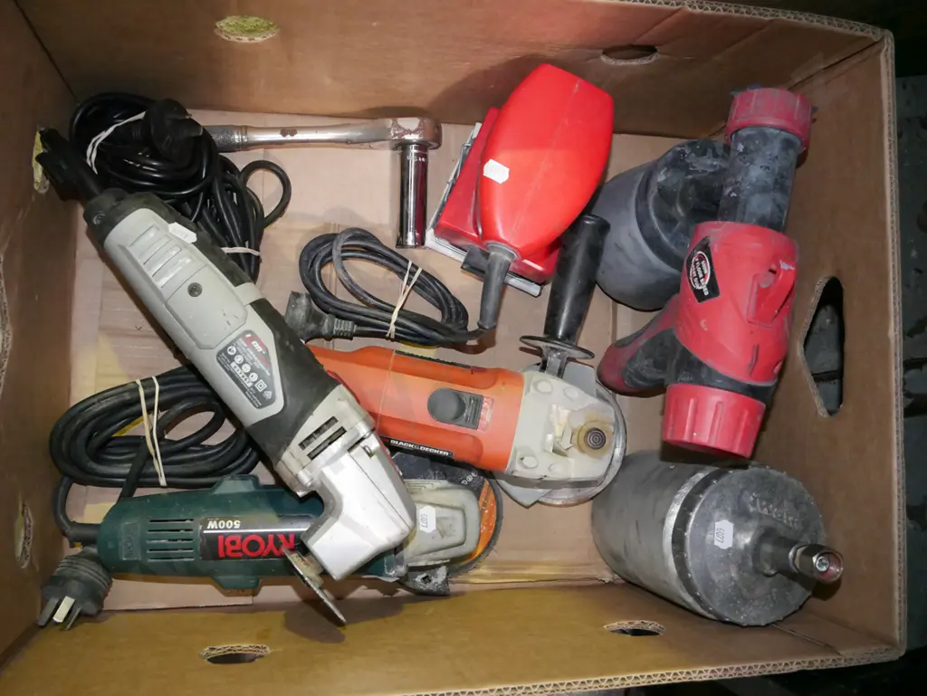 box; angle grinder, sander, multi tool Image 1++