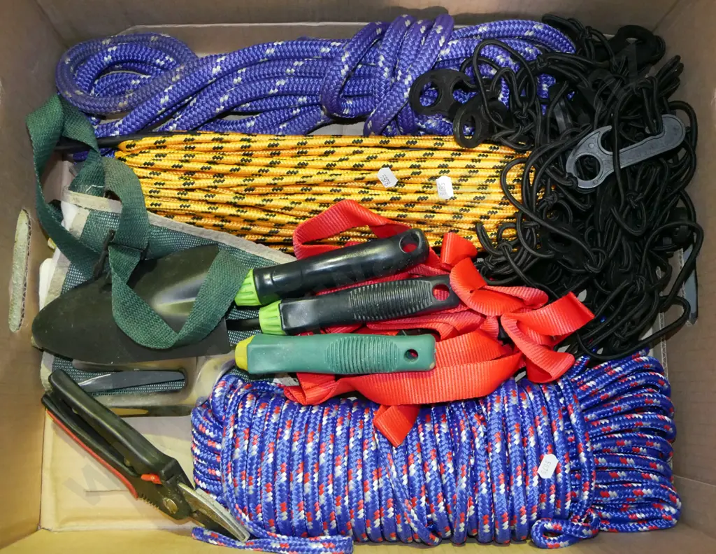 box; ropes, garden tools, elastic cargo net etc Image 1++