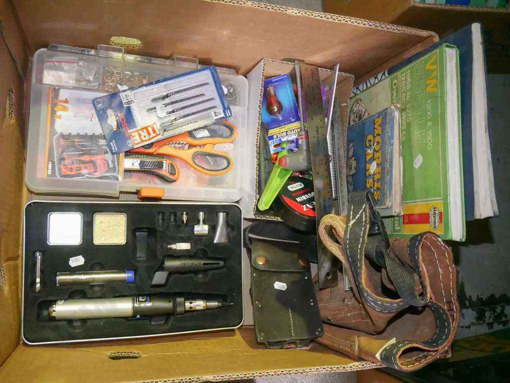 box; dremel tool, tool kit, builder's belt etc Image 1++