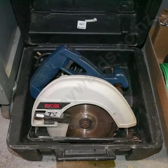 Ryobi skilsaw in case