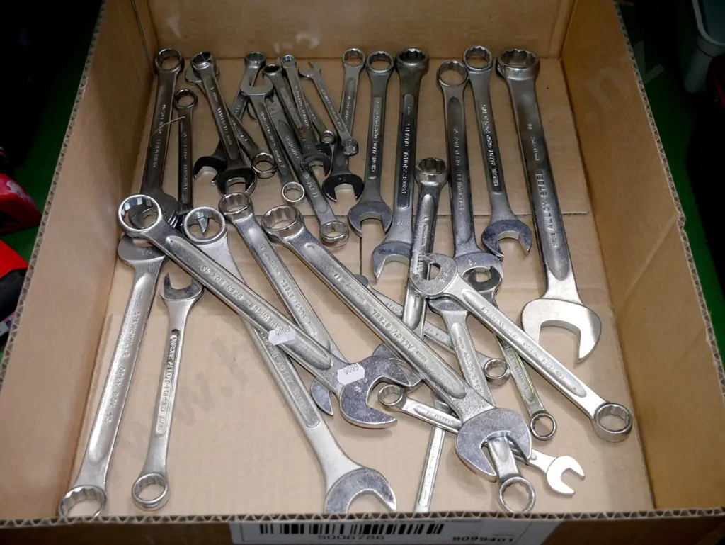 box; open end and ring spanners Image 1++