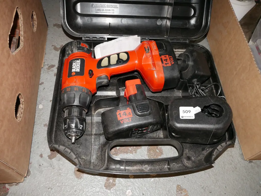 cased Black & Decker 14V drill Image 1++