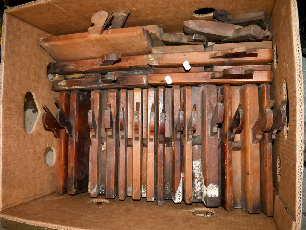 box; vintage moulding planes Image 1++