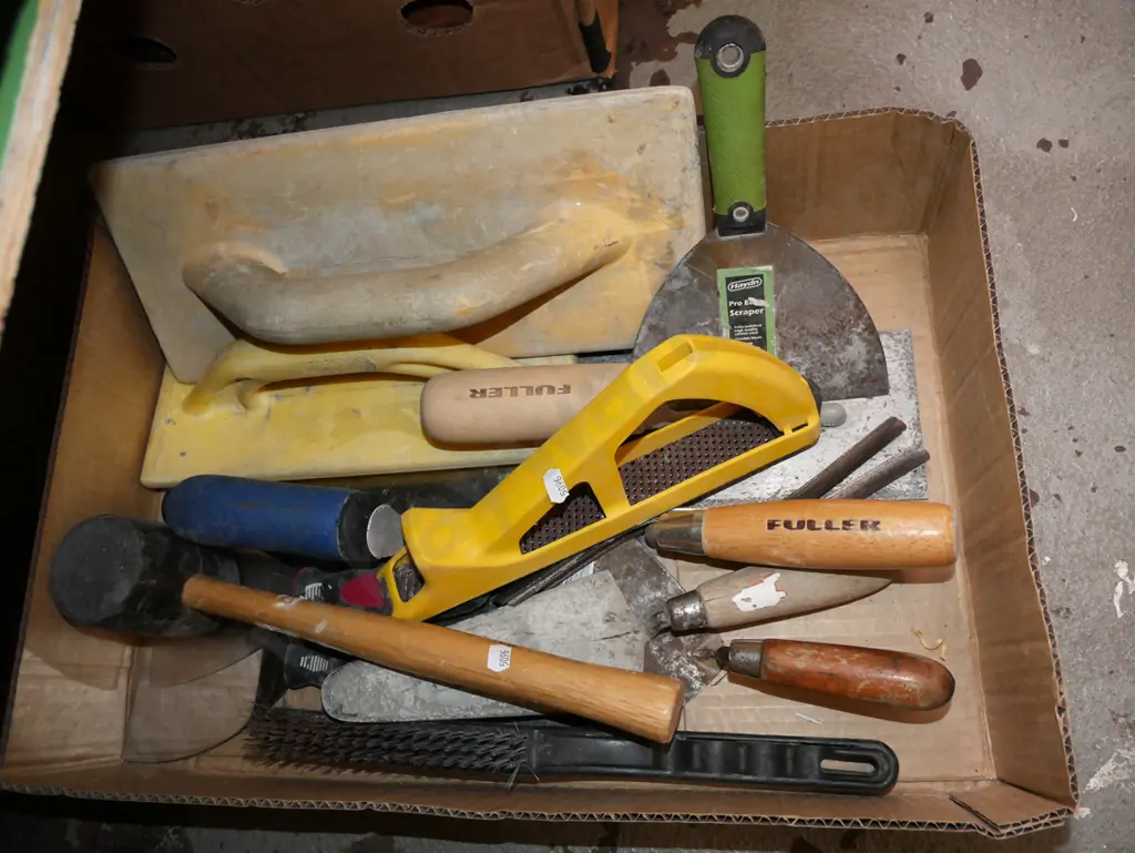 box; plaster float, wire brush, rubber mallet etc Image 1++