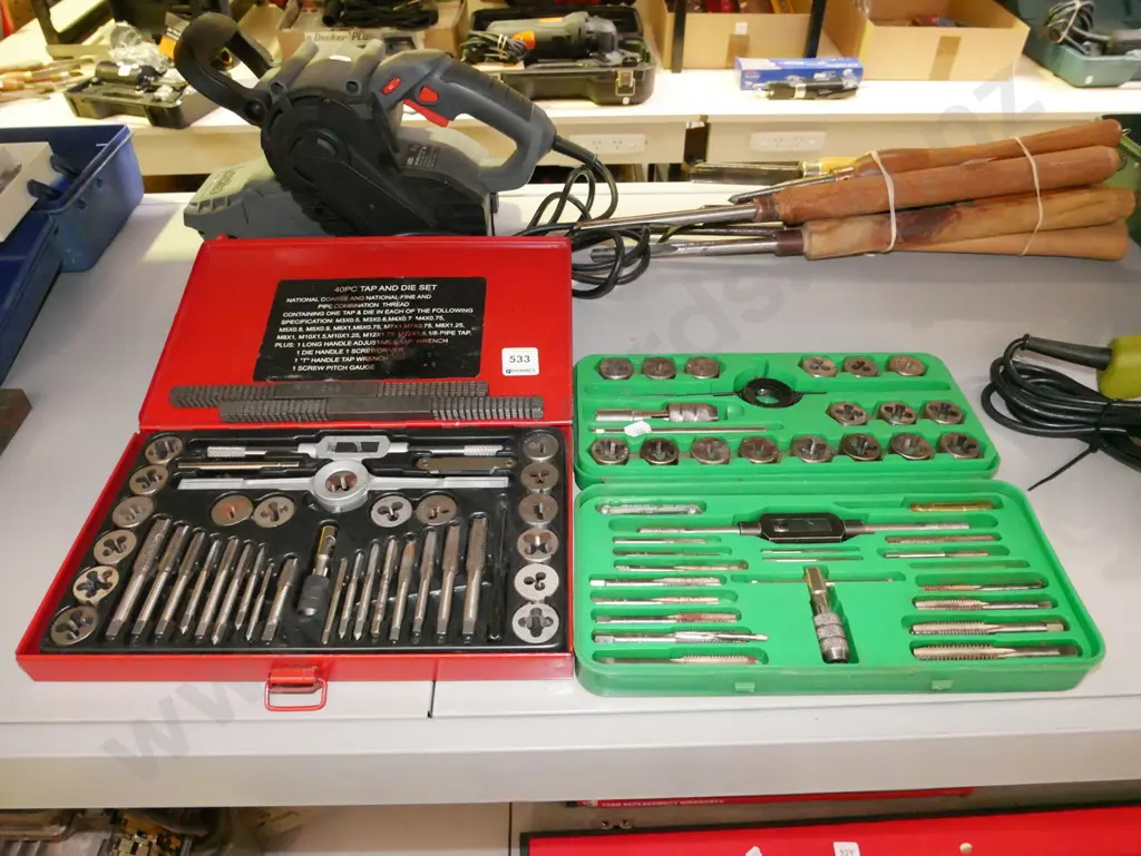 2x cased tap and die sets Image 1++