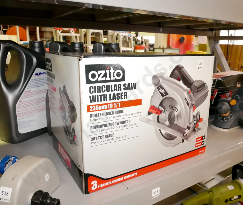 as-new Ozito circular saw with laser Image 1++