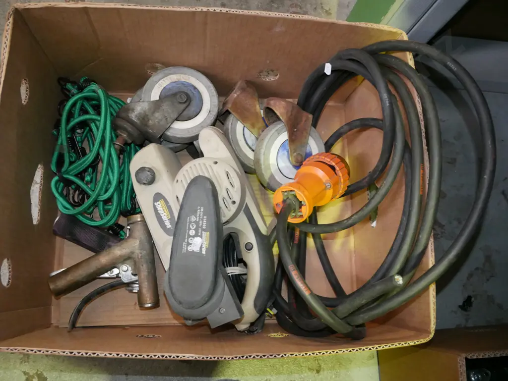 box; belt sanders, casters, bungees etc Image 1++