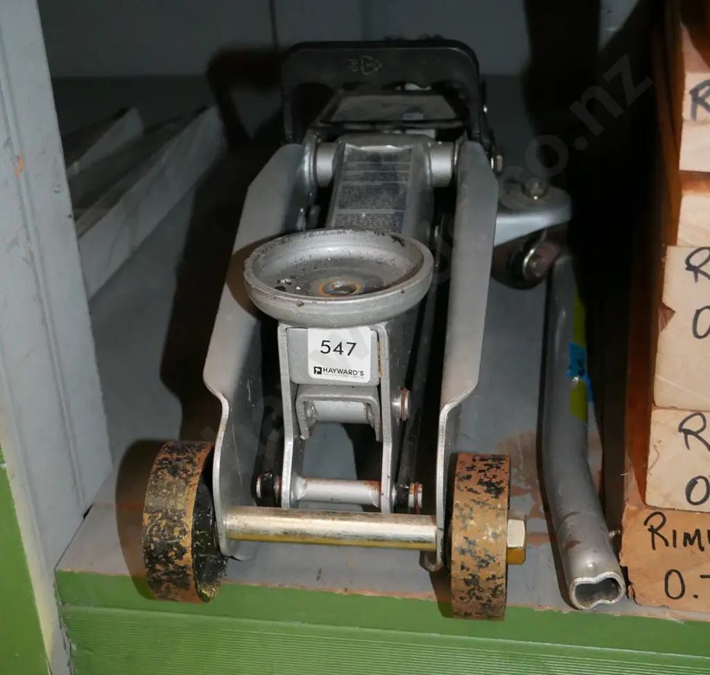 small SCA trolley jack Image 1++