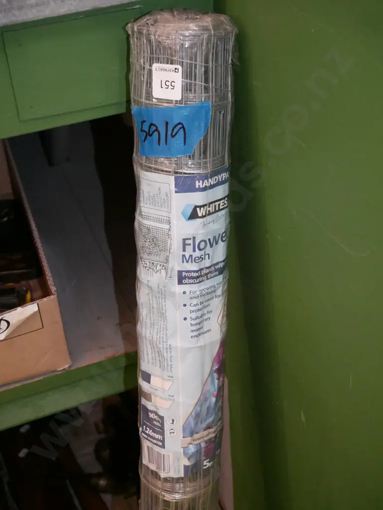 5m roll of white flower mesh Image 1++