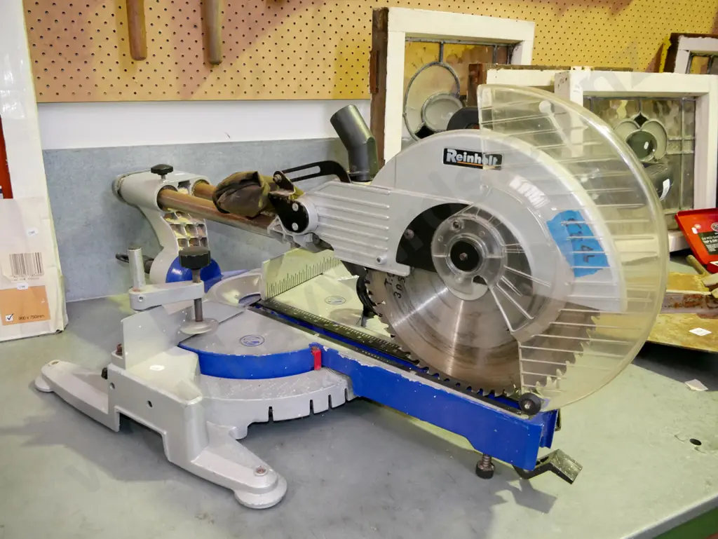 Rheinholt sliding compound mitre saw - some rust Image 1++
