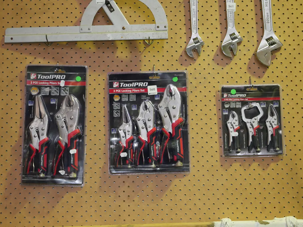 3x as-new locking plier sets Image 1++