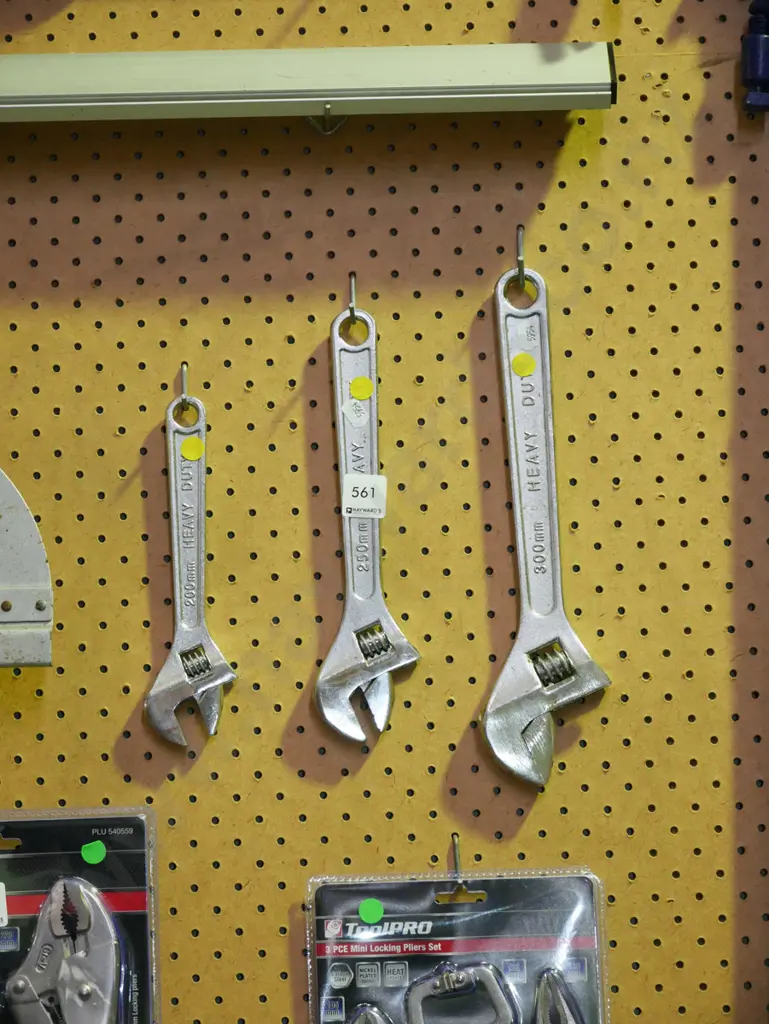 3x adjustable crescents Image 1++