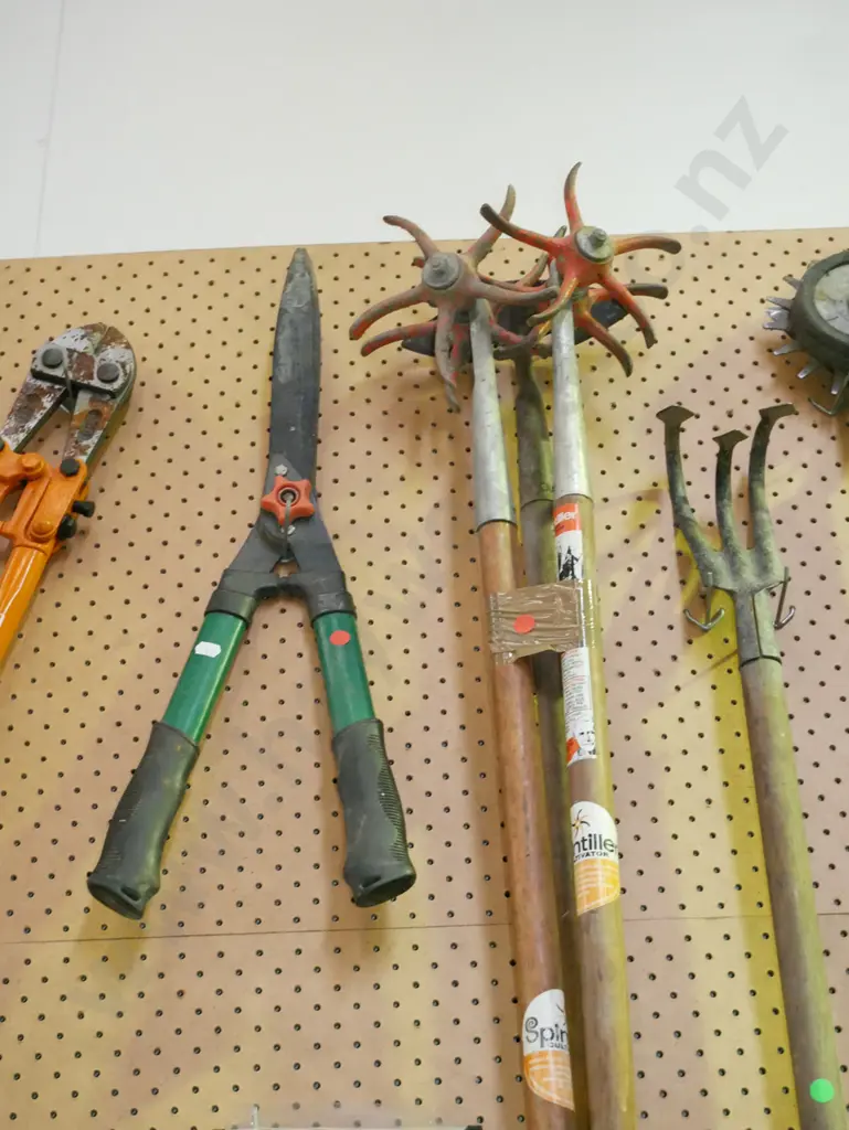  garden tillers, hoe, hedge clippers - red dots Image 1++