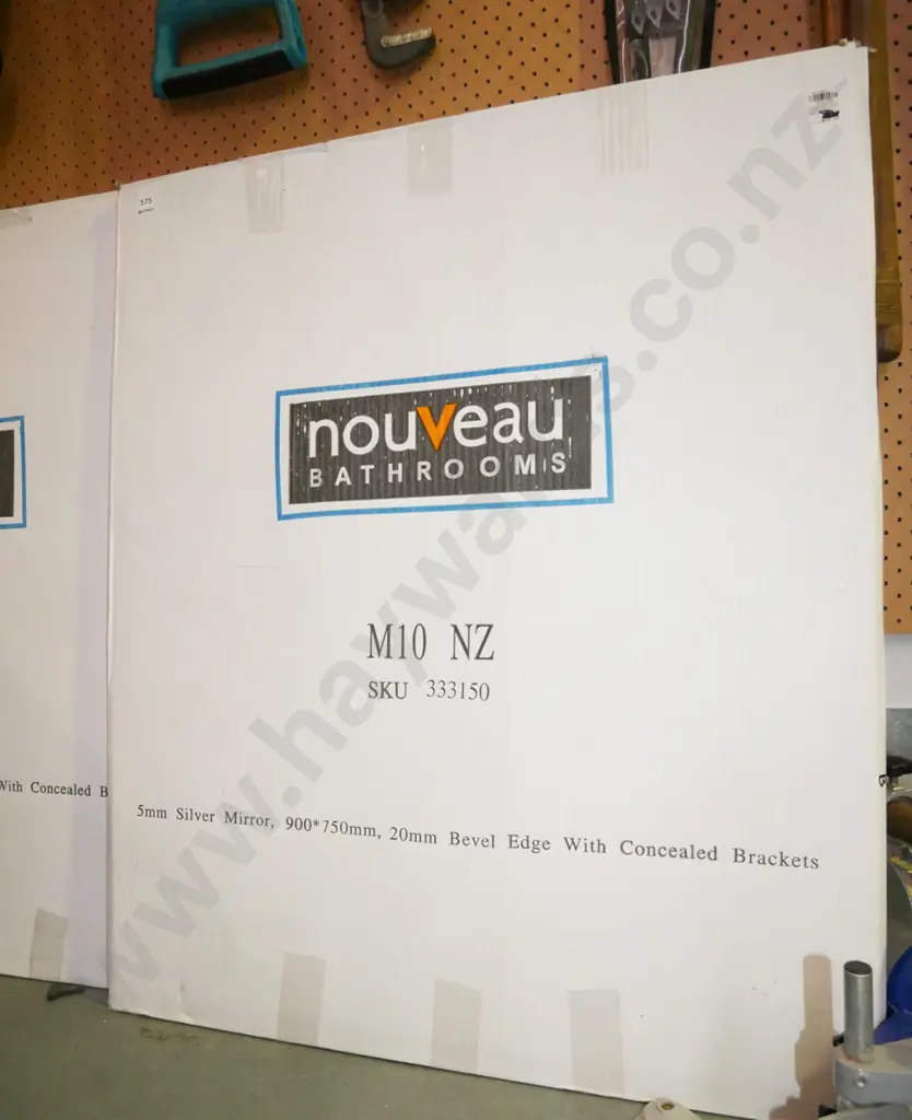 900x750 5mm silver bathroom mirror with bevelled edge and concealed brackets Image 1++