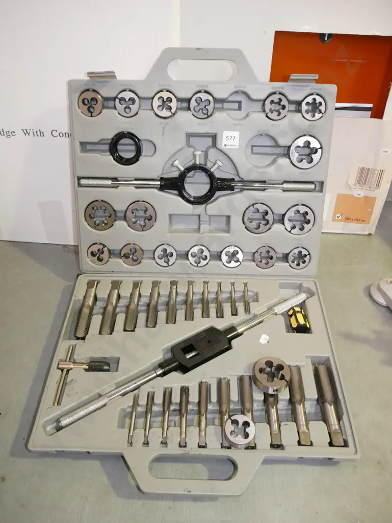 cased  tap and die set Image 1++