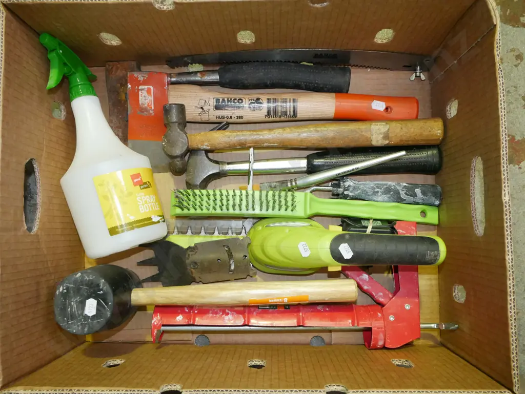 box; wire brush, hatchet, hammers etc Image 1++