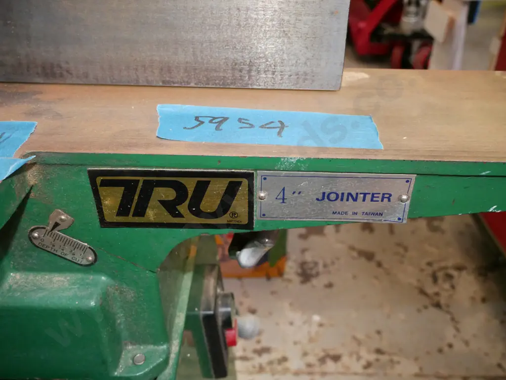 True 100mm jointer with spare blades Image 1++
