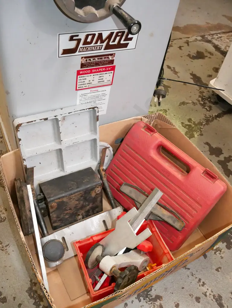 Somac spindle moulder with box of accessories Image 1++