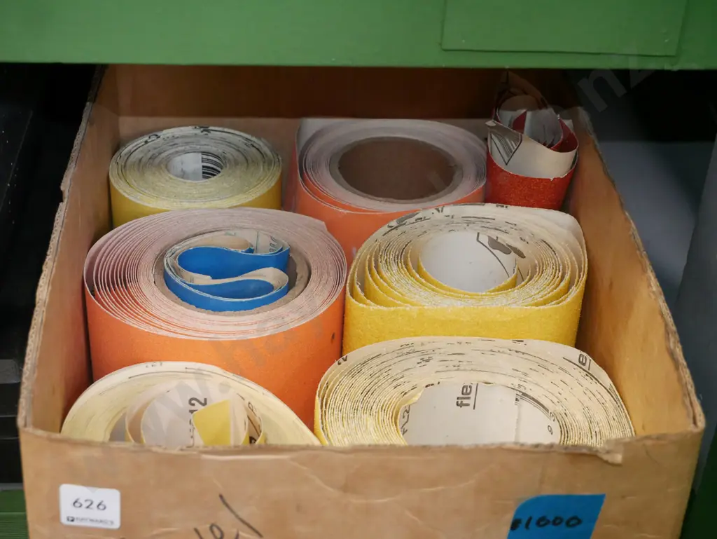 box of sandpaper Image 1++