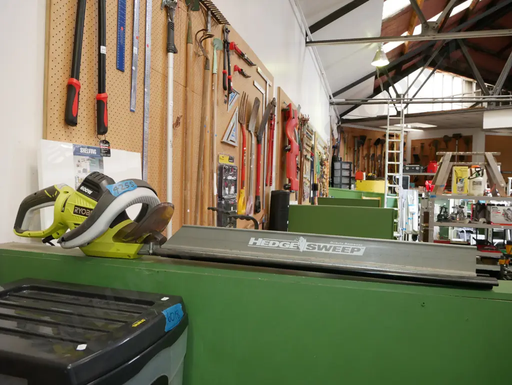 Ryobi corded hedge trimmer Image 1++