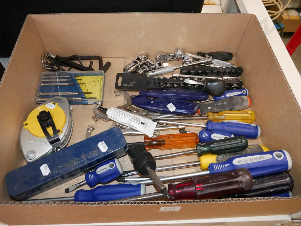 box; impact driver, socket set etc Image 1++