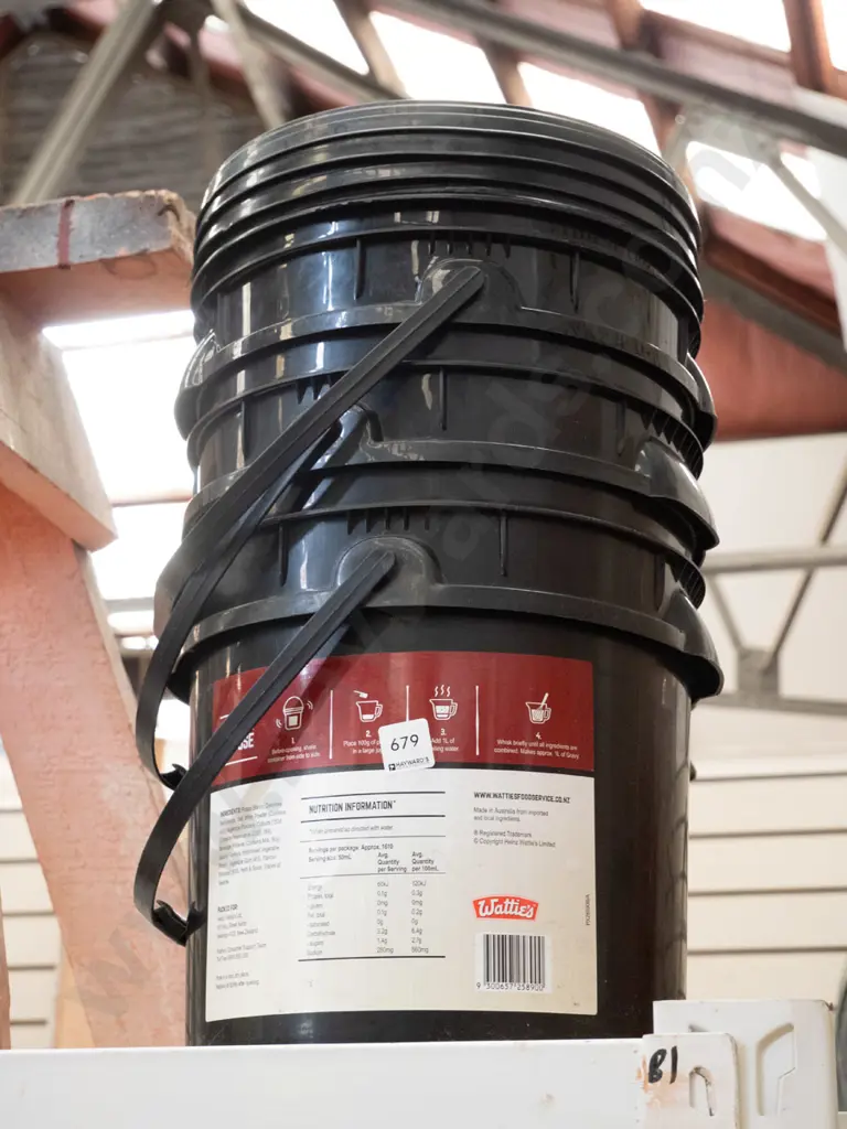 4x black plastic buckets with lids Image 1++