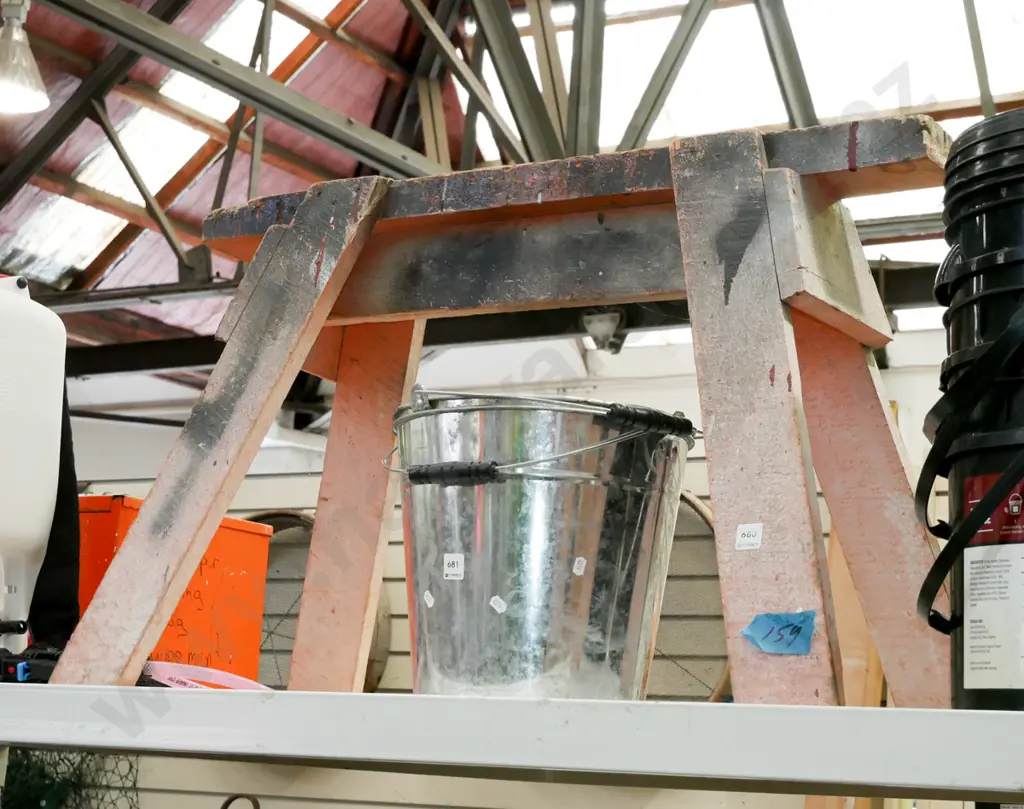 saw horses Image 1++