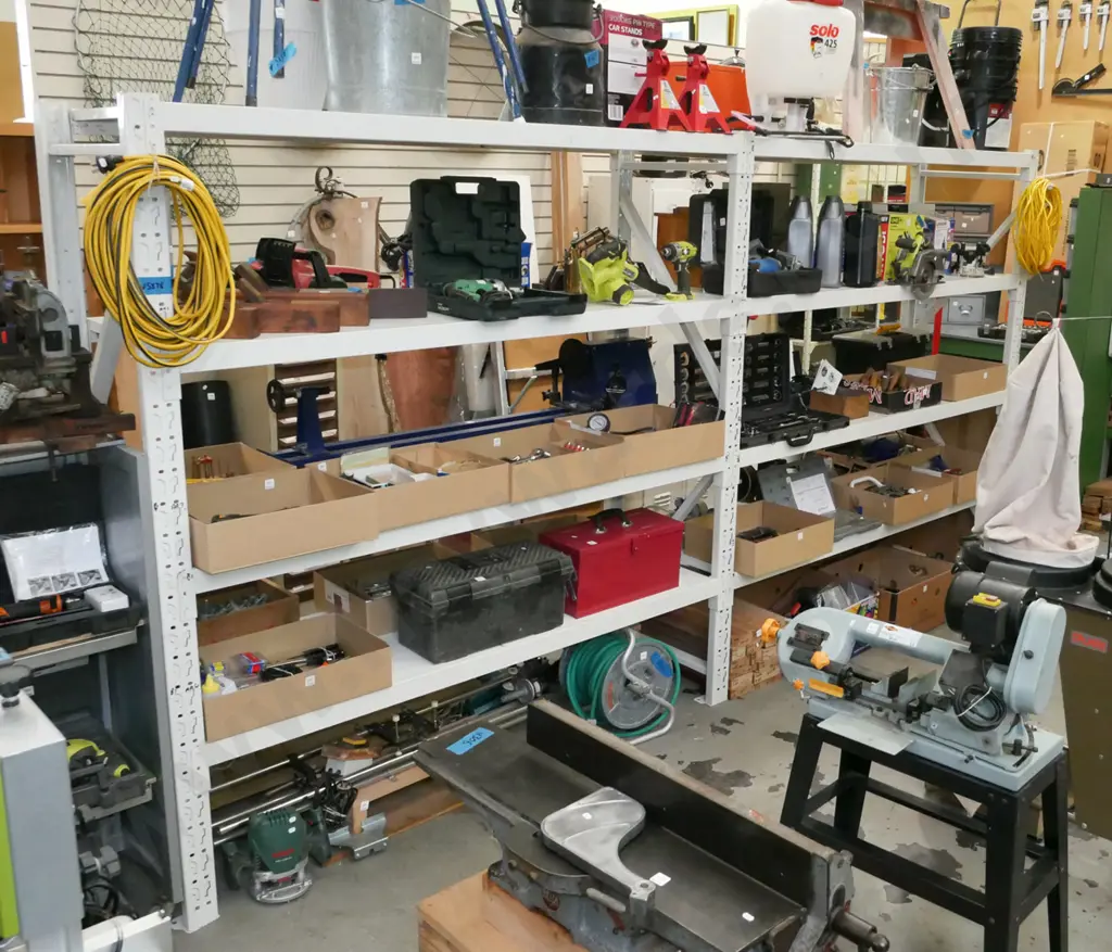 heavy duty adjustable workshop shelving H-2000 W-3930 D-600  Image 1++