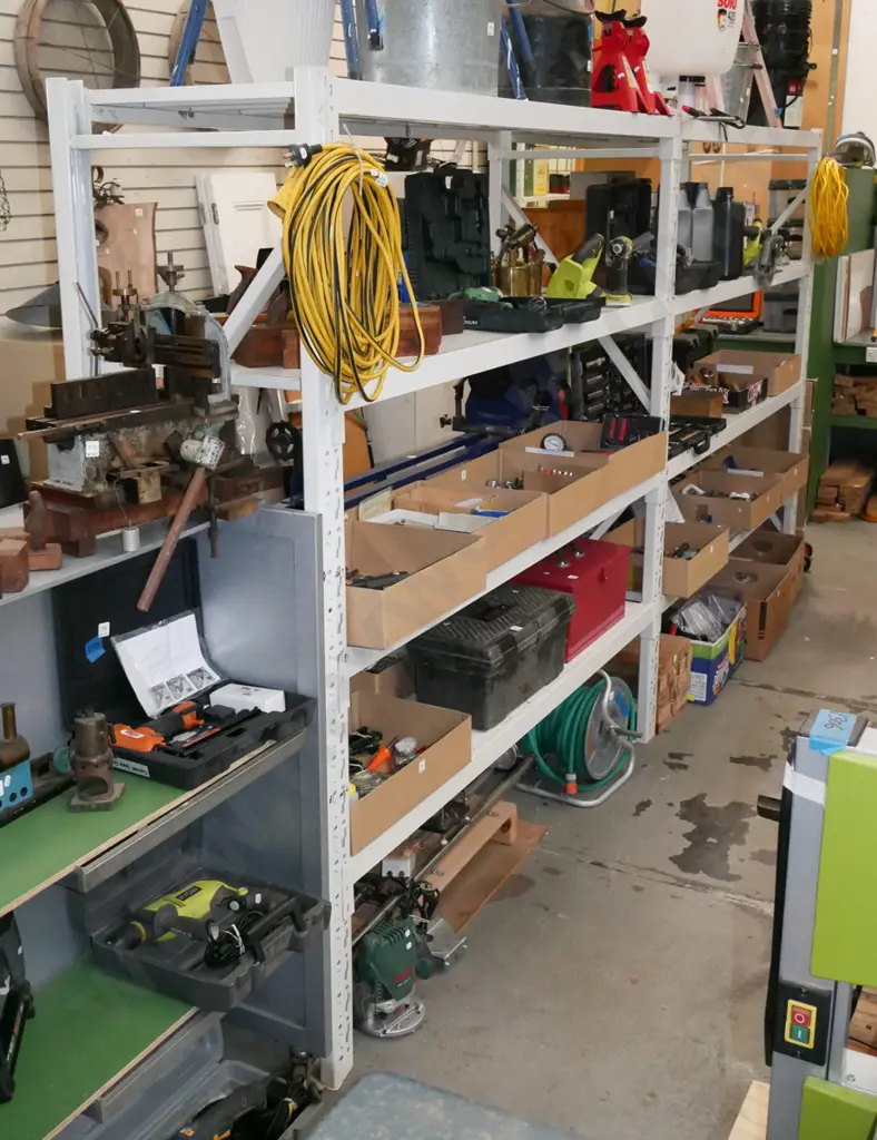 heavy duty adjustable workshop shelving H-2000 W-3930 D-600  Image 1++