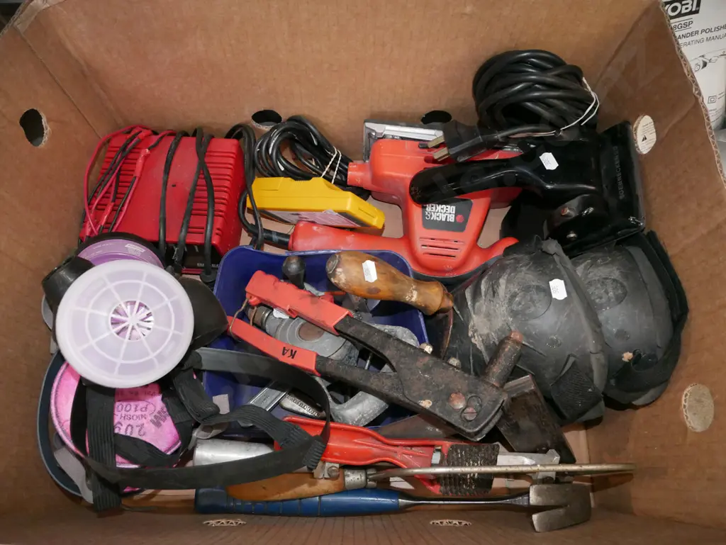 box; orbital sander, knee pads, battery charger etc Image 1++