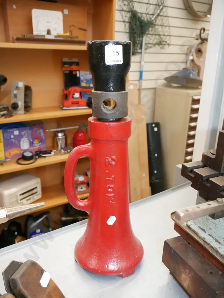 vintage 2 tonne bottle jack Image 1++