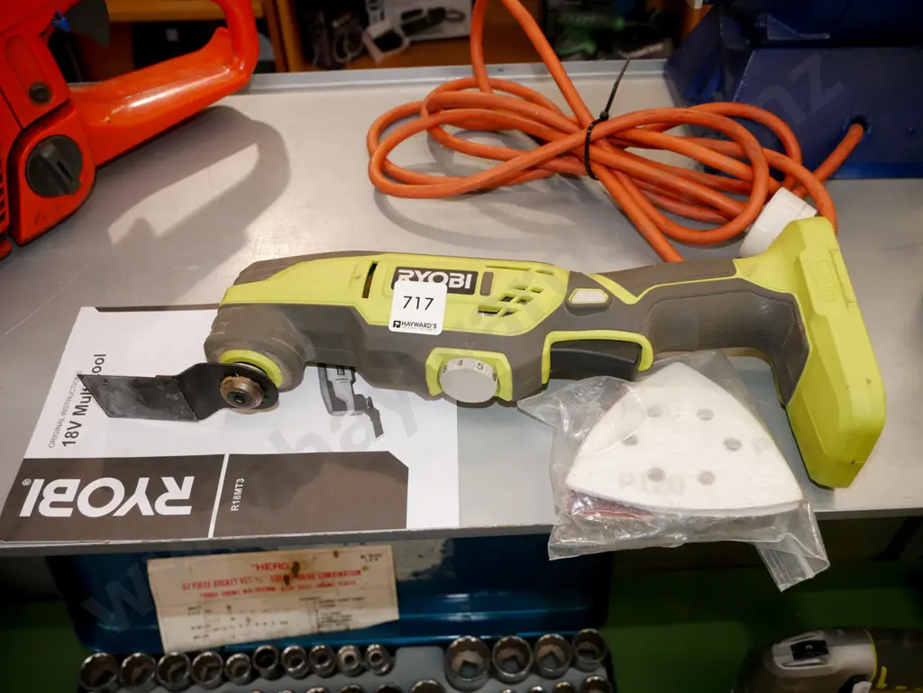 Ryobi 18V multi tool - no battery Image 1++