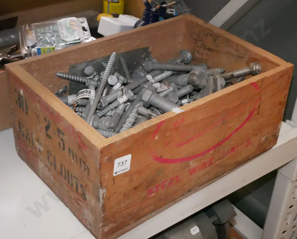 box; nuts, bolts, coach screws etc Image 1++