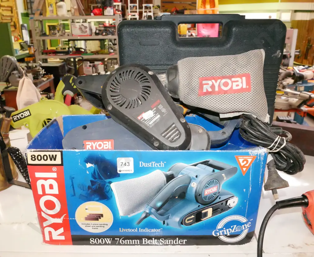Ryobi 100W belt sander Image 1++